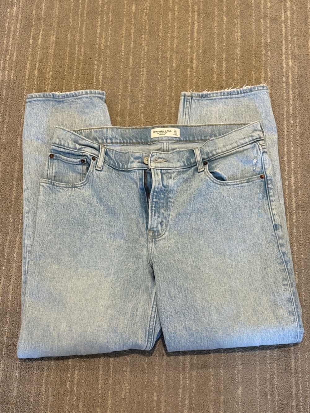 🩵 Abercrombie & Fitch The 90s Straight Low Rise Light Wash Jeans 31 12 SHORT 🩵